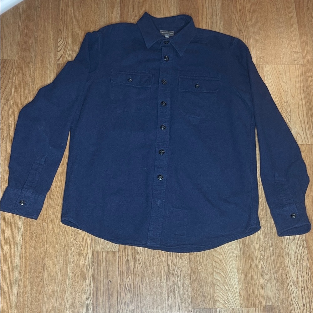 LL Bean Signature Men's Navy Casual Button Down Shirt